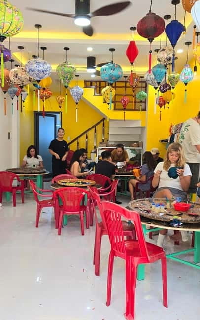 The Lantern Lady: Traditional Lantern Class in Old Town - Where your lantern story starts, picking the type