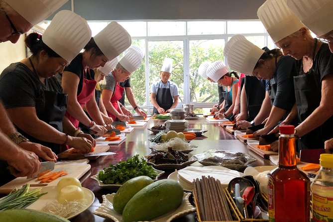Vietnamese Food Cooking Class in Hanoi with Market Experience - Why Dong Xuan Market makes this Hanoi cooking class work