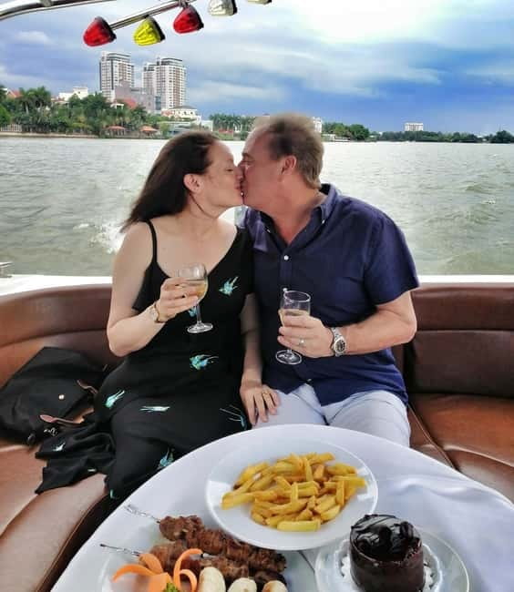 VIP Tour Enjoy Romantic Sunset by Speed Boat Free Cocktail - Price and Value: Is $76 Worth It?