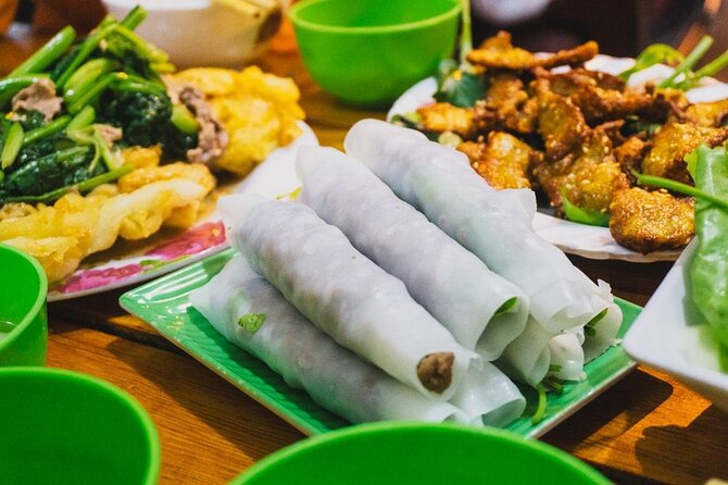 Walking Street Food Tour in Hanoi and Train Street - The Start Point and How the Tour Gets You Moving
