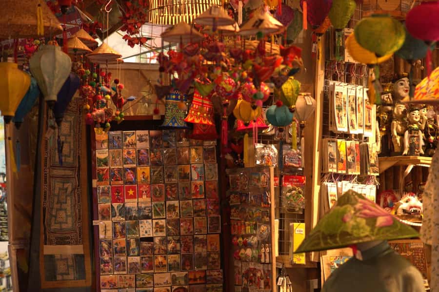 Weekend Hanoi Night Market & Street Food Tour - Hoàn Kiếm After Dark, and Why This Tour Works on a Weekend