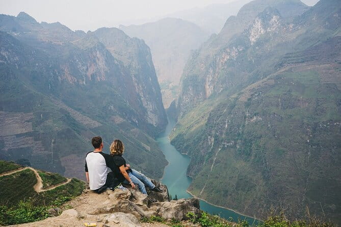 Wings Ha Giang loop 4 days 3 nights with easy rider - Day 3: Ma Pi Leng Pass, Meo Vac Market, and Thác Du Già
